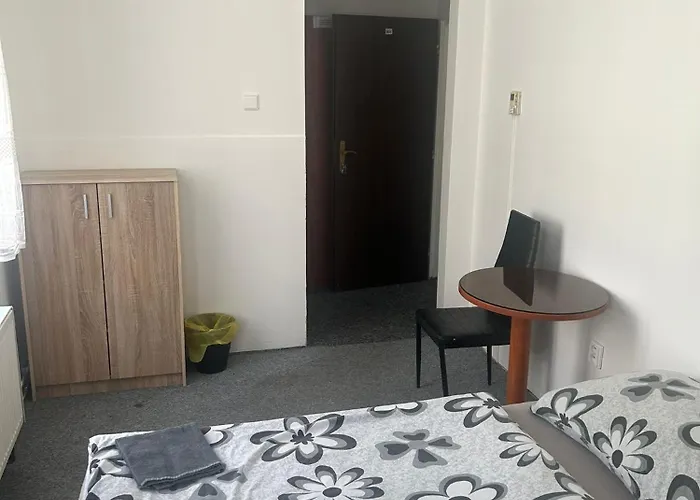 U Betty - Centrum Hotell