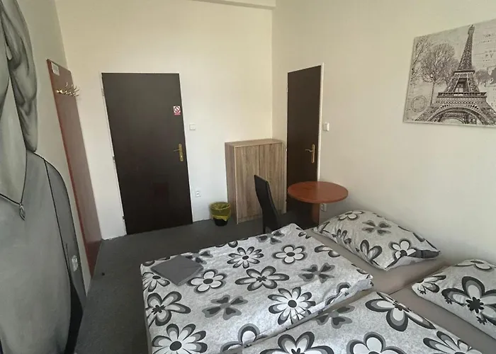 U Betty - Centrum Hotell